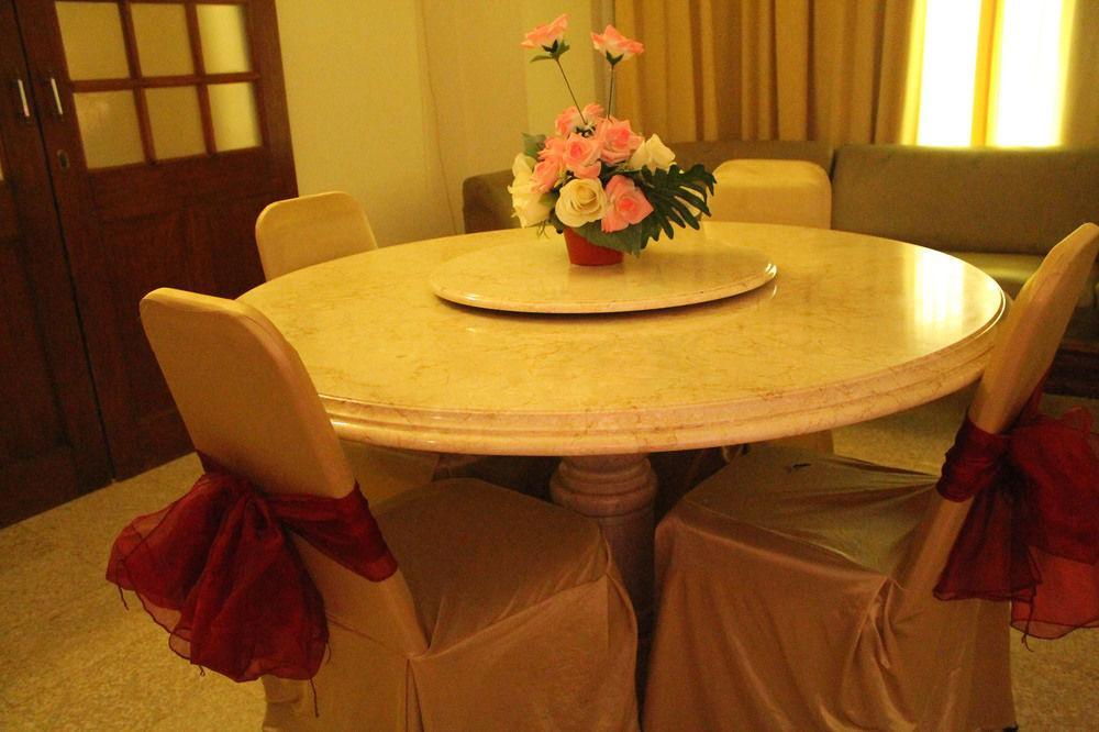 Satelit Hotel Surabaya Eksteriør billede