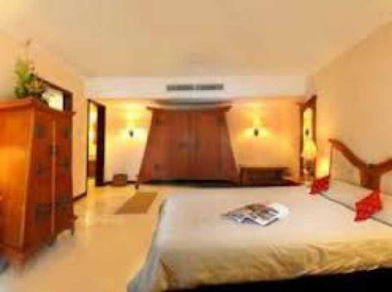 Satelit Hotel Surabaya Eksteriør billede
